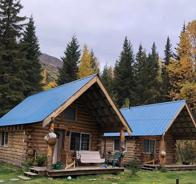 The “Twin Cabins” here on my property are sorta plain as compared to the other cabins, but still have character and are quite cozy.