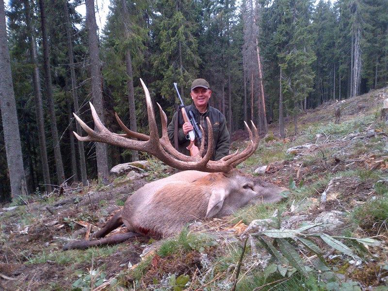 Carpathian red stag hunting in Romania with Pannonvad .Weight of the antlers up to 7 kg   1.200 EUR , 8 kg   2.110 EUR , 9 kg  2.710 EUR , 10 kg  3.510 EUR .